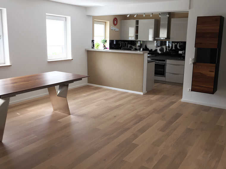 Pakettboden für Küche und Esszimmer